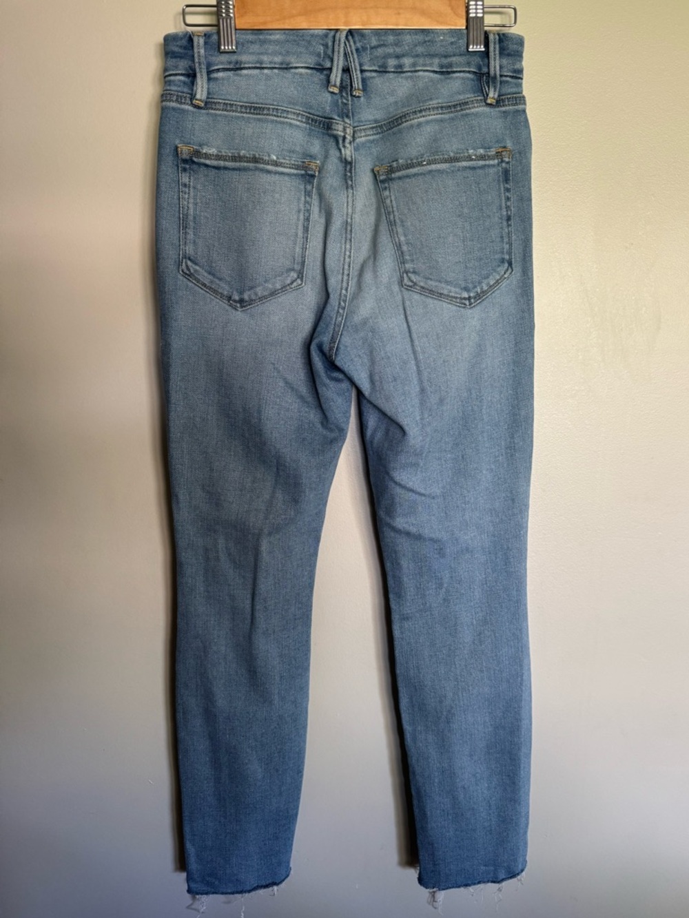 Good American Good Legs Distressed Skny Jeans Raw Hem High Rise Light Wash Sz 6 - Picture 3 of 13